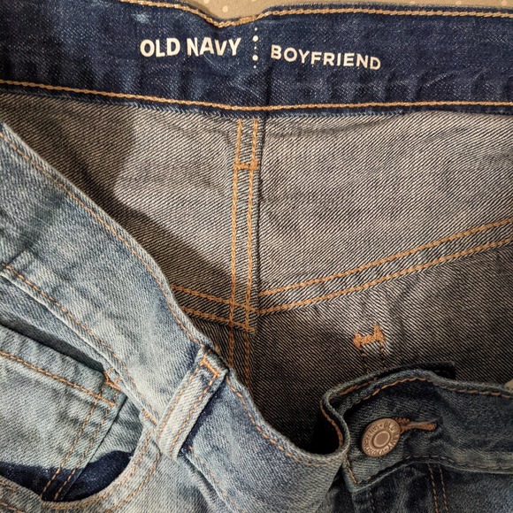 Old Navy Distressed Patch Boyfriend Blue Denim Shorts Women's Size 8 - Picture 3 of 3